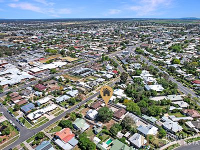 2 / 5 George Street, Horsham