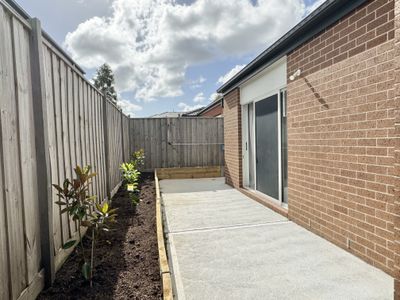 4 Yard Street, Mambourin