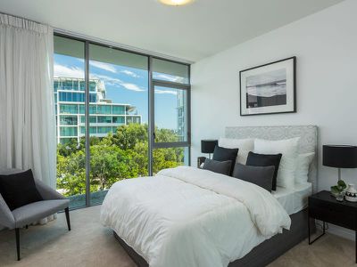 6401 / 2 Ephraim Island Parade, Paradise Point