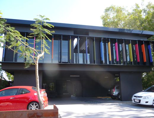 Modern Studio Apartment in Noosaville  image 1