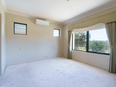 6 Waterview Parade, Ascot