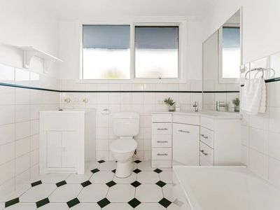 1 / 12 Embankment Grove, Chelsea