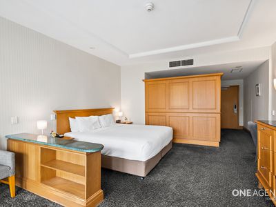 303 / 2801-2833 Gold Coast Highway, Surfers Paradise