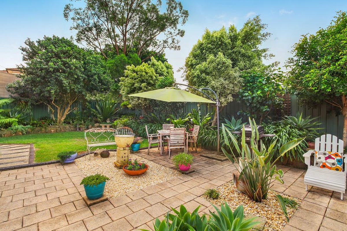 10 Camden Close, Point Clare