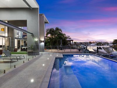 8 Carling Court, Raby Bay