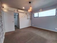 unit 201 / 8 Hunt Street, Hamilton