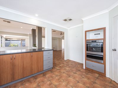 25 Sainte Maxime Avenue, Port Kennedy