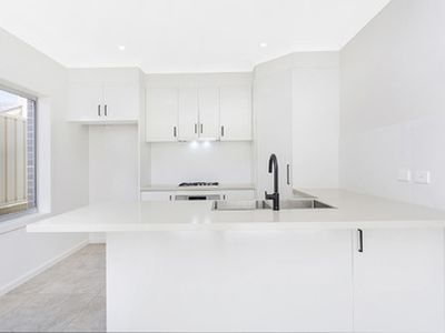 1 / 28 Lord Howe Avenue, Shell Cove