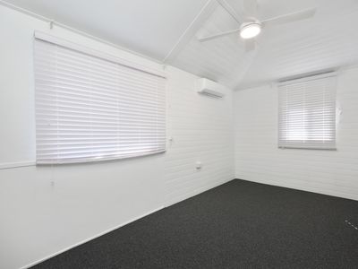 1 / 12 Albert Street, Rockhampton City