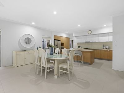 14 Barrington Crescent, Wakerley