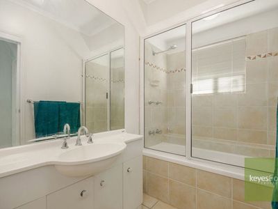12 / 2 New England Court, Douglas