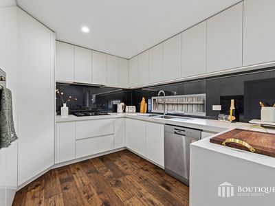 33 Amalfi Drive, Endeavour Hills