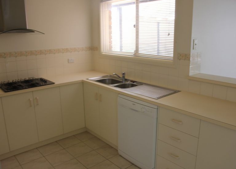 2 Phyllis Court, Trott Park