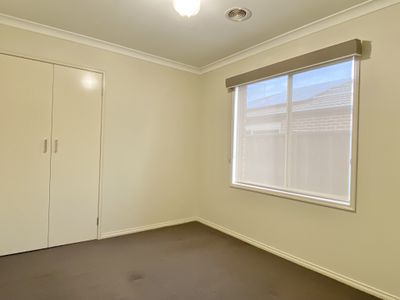 36 Weavers Street, Manor Lakes