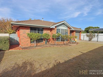 2 / 5 Penny Avenue, Horsham