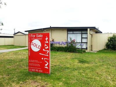 6 Churchill Drive, Modbury North