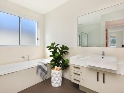 15 Oak Court, Minyama