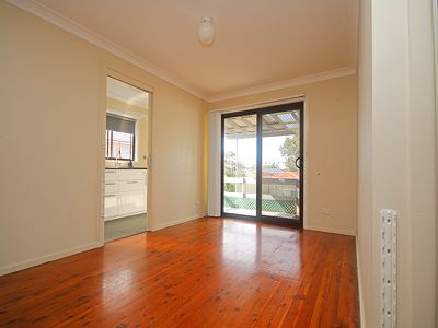 44 Hilton Avenue, Roselands