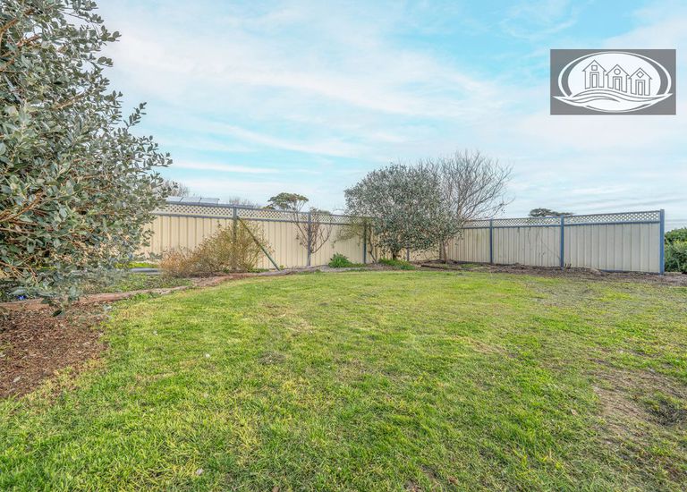 42 Graves Street, Narrawong