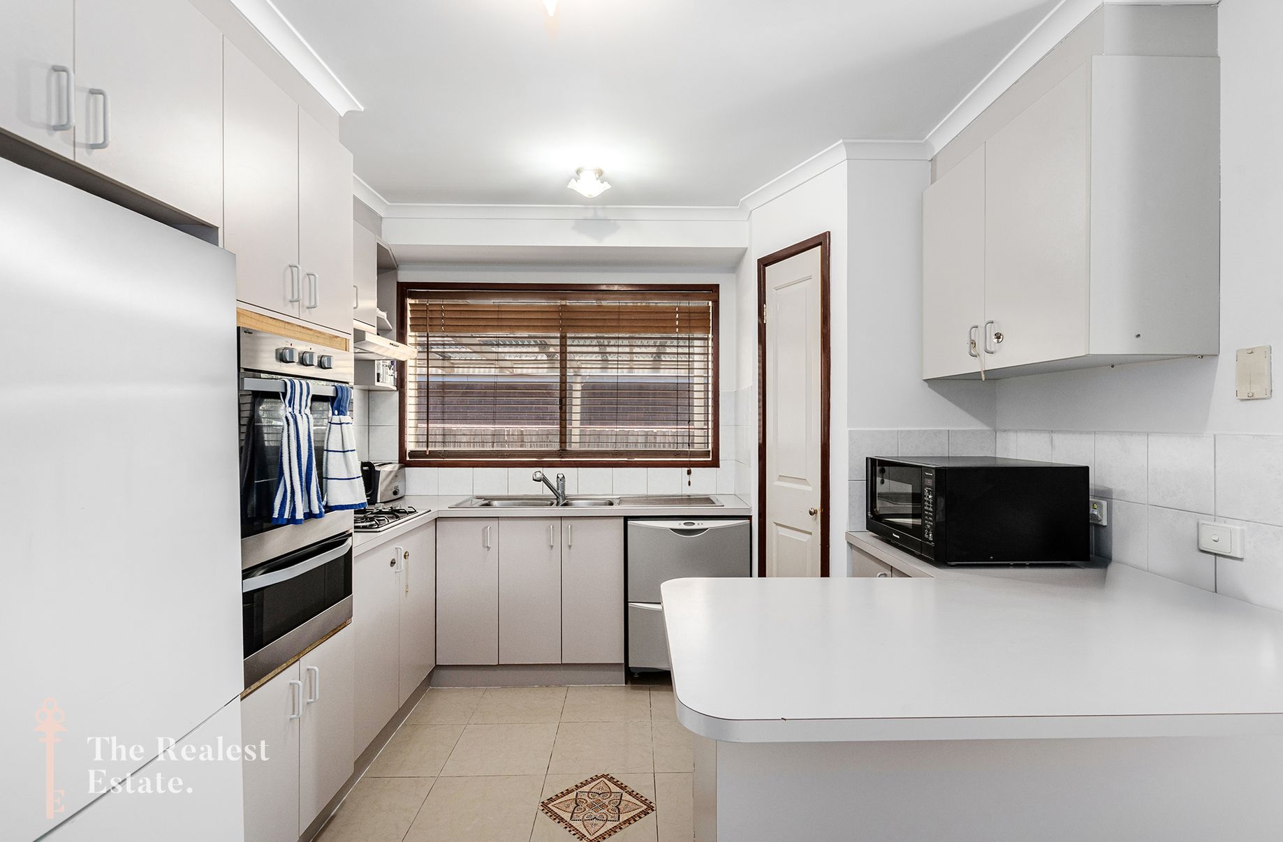 8 Tedburn Court, Craigieburn, Craigieburn - Thumbnail 3
