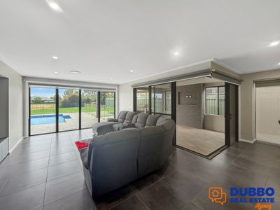 35 Amadeus Avenue, Dubbo