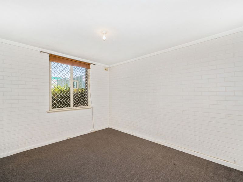 1 / 221 Clontarf Road, Hamilton Hill