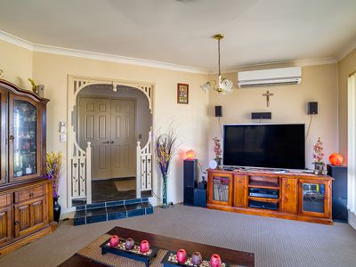9 Golden Court, Kawungan