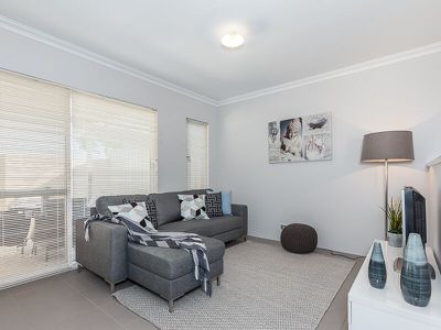 8/12 Willespie Drive, Pearsall