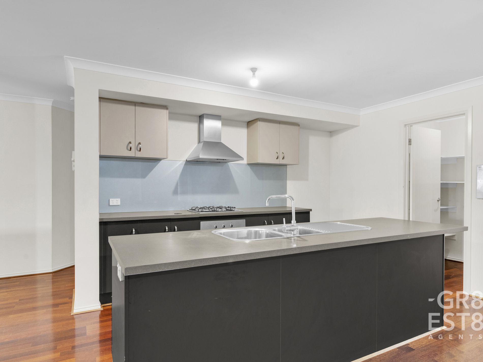 5 Parnum Place, Lynbrook