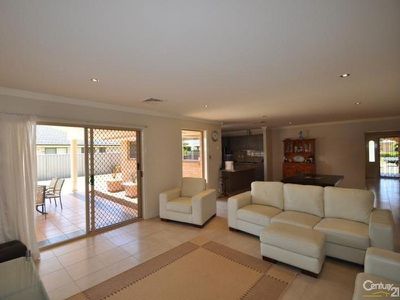 11 Nepean Place, Dubbo
