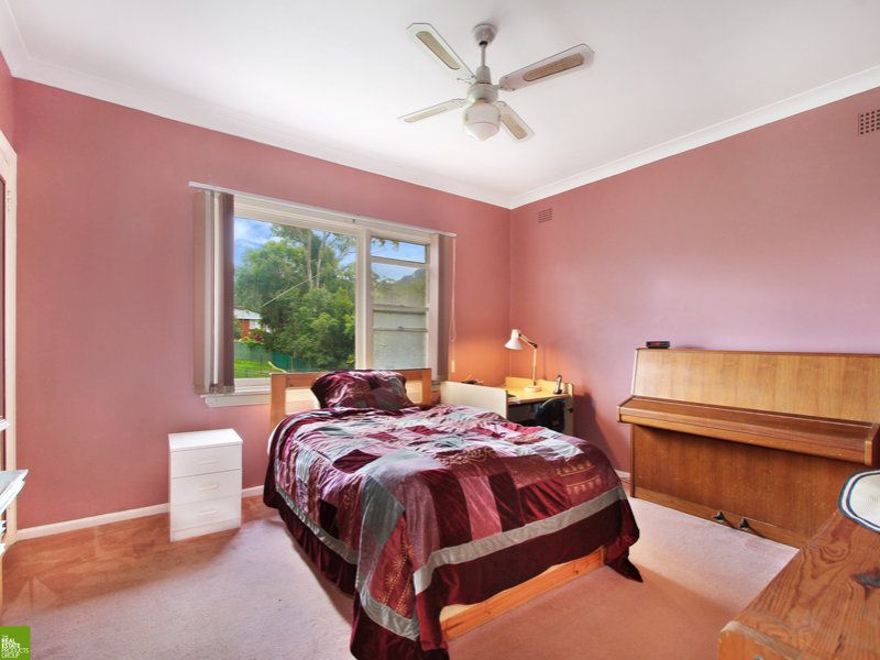 220 Farmborough Road, Farmborough Heights