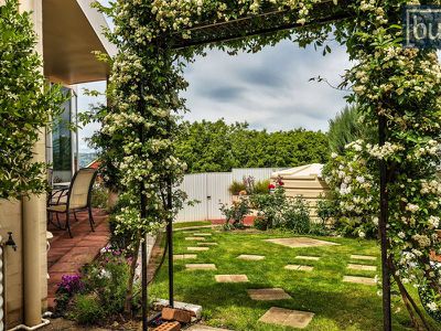 4 Maynet Pl, West Albury