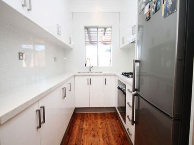 2 Gunyah Crescent, Roselands