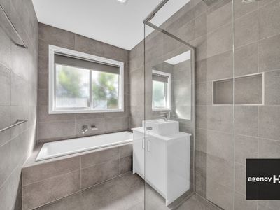 16 Tulipwood Avenue, Aintree