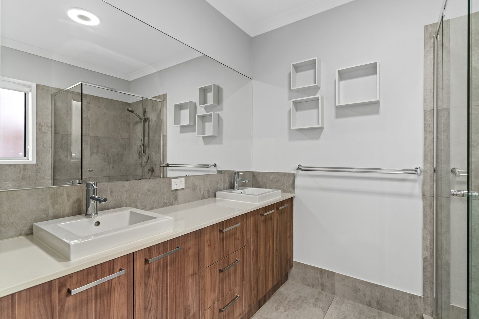 Photo 3 of 23, 66 Berry Terrace, Baringa