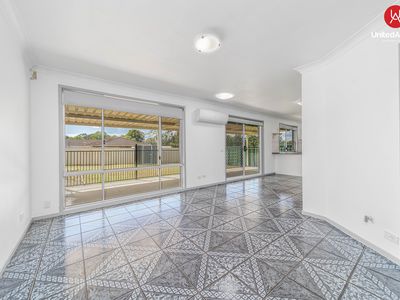 10 Wilcannia Way, Hoxton Park