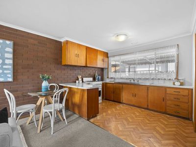1 / 4 Mauger Street, Wendouree