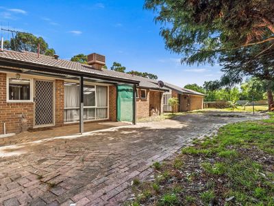 4 Hillsmeade Drive, Narre Warren South