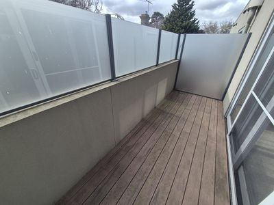 Room 9 / 98 Commercial Road , Footscray