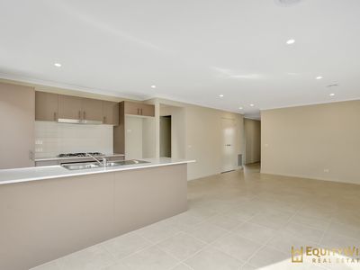 40 Mervyn Way, Mambourin