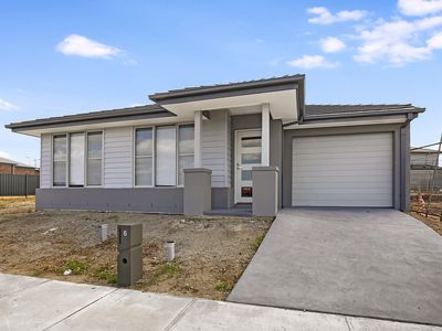 6 Oasis Place, Clyde North