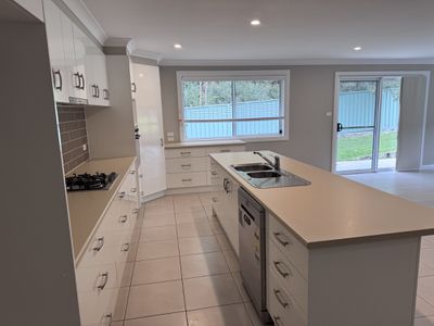 1 The Bounty, Manyana