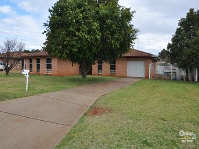 27 Sovereign Street, Dubbo