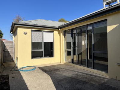 4 / 3 McNabb Avenue, Geelong West