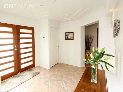 5 Woongoolbver Ct, River Heads