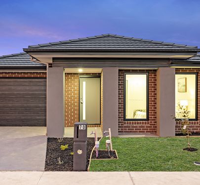 70 Flowerbloom Crescent, Clyde North