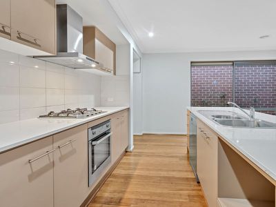 7 Dellinea Street, Cranbourne North