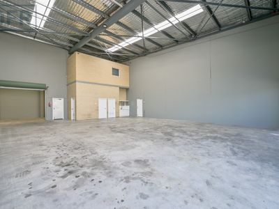 1 / 34 Barberry Way, Bibra Lake