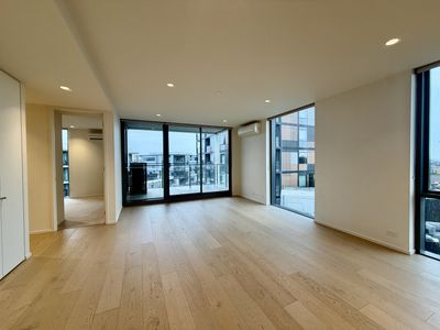 604 / 8E Evergreen Mews, Armadale