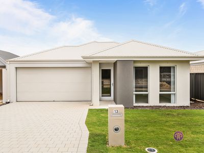 13 Hidcote Road, Lakelands